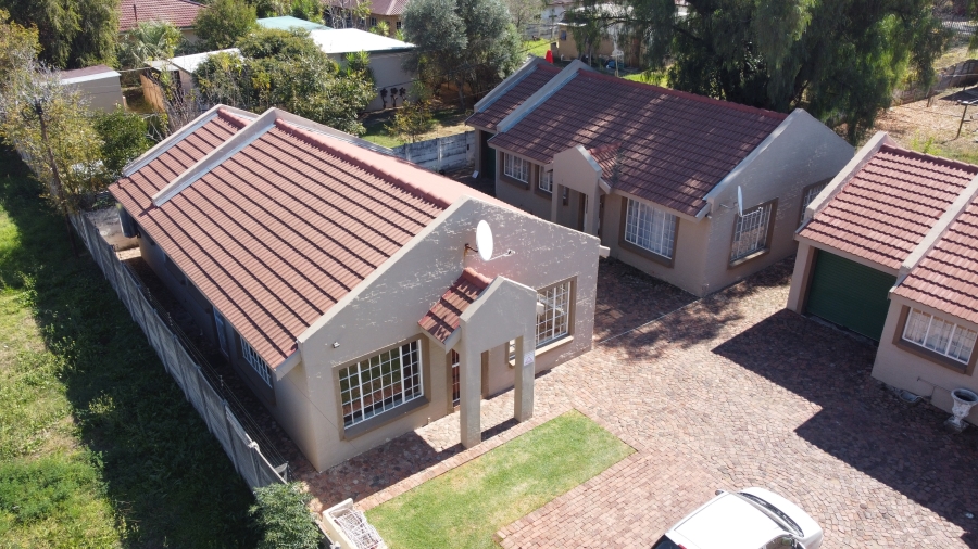 2 Bedroom Property for Sale in Potchefstroom North West